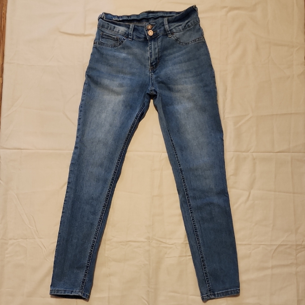 Signature Studio Light Blue Skinny Jeans